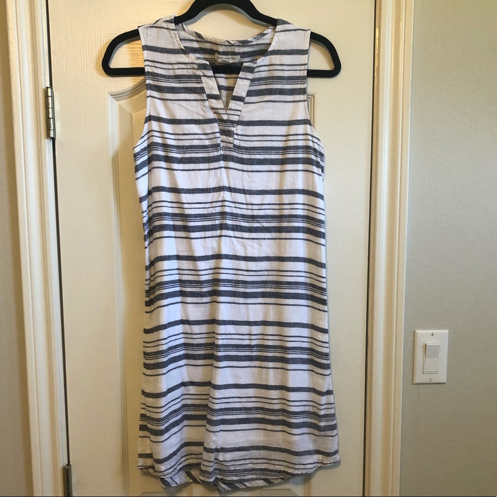 Sleeveless dress